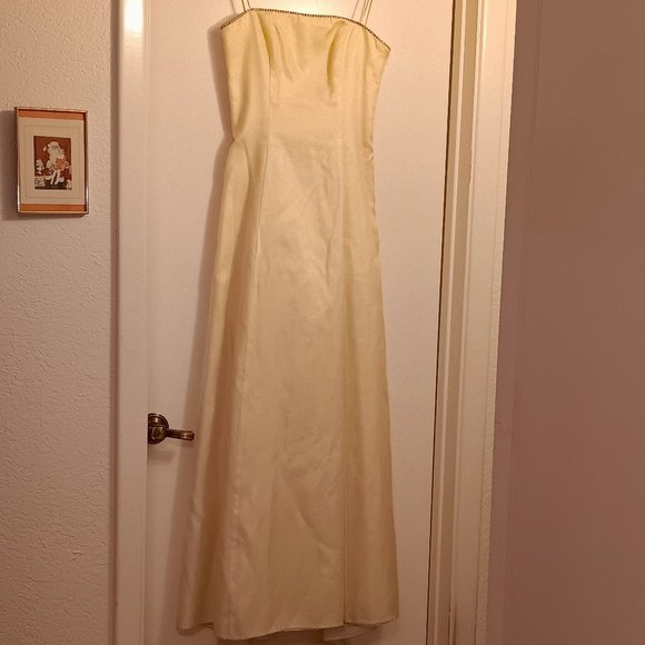 Vintage Beautiful Yellow Prom/Formal Dress from 2001 - Size 3/4 - Picture 3 of 15